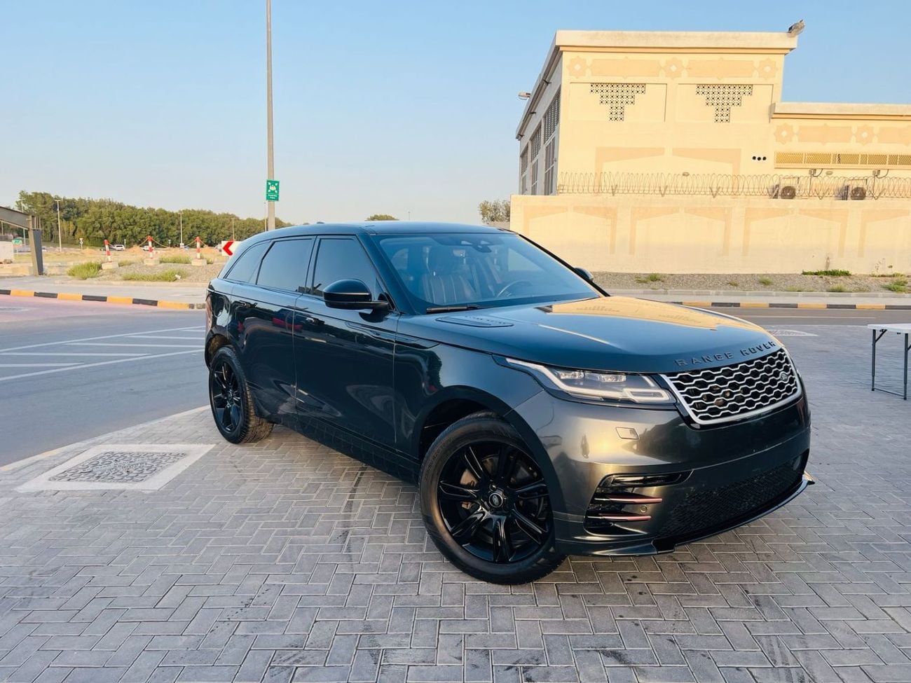 Land Rover Range Rover Velar R-DYNAMIC S