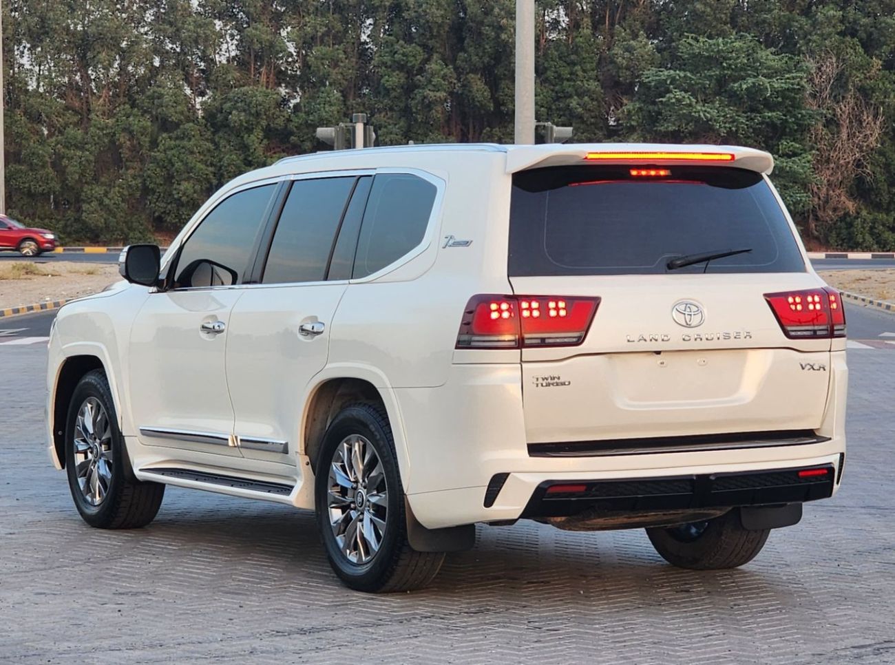 Toyota Land Cruiser V8 VX.R upgrade 2023