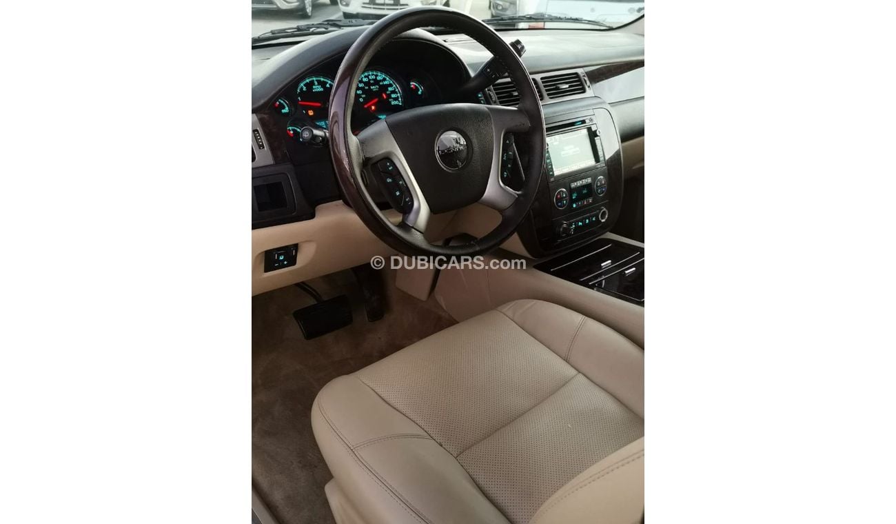 GMC Yukon GMC YOUKAN DENALI 2011 GCC SPECEFECATION
