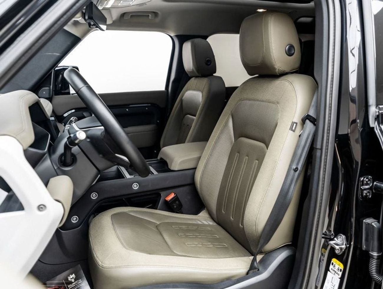 Land Rover Defender P400 110 SE 2020 Urban Defender 110 SE, 2025 land Rover Warranty, Full Service History, Low KMs, GCC