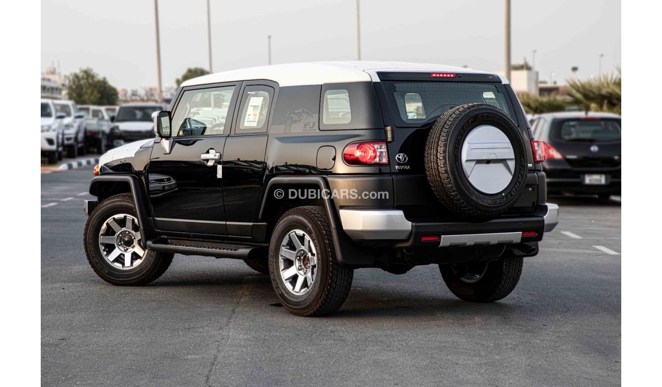 تويوتا إف جي كروزر 2022 Toyota FJ Cruiser 4.0L AT GXR | Export Only