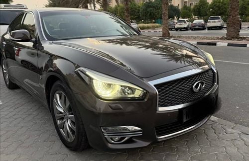 Infiniti Q70