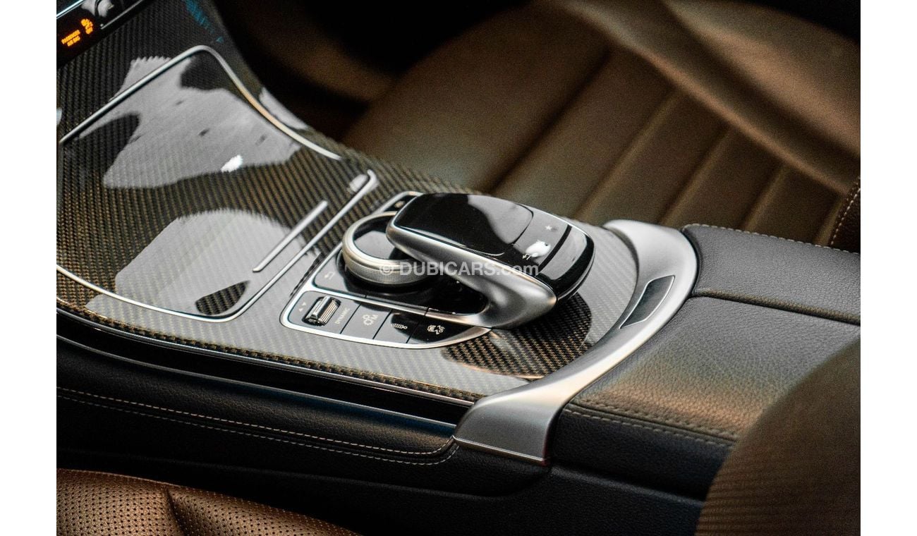 Mercedes-Benz GLC 43 AMG 2017 Mercedes GLC43 AMG Full Option / Full-Service History