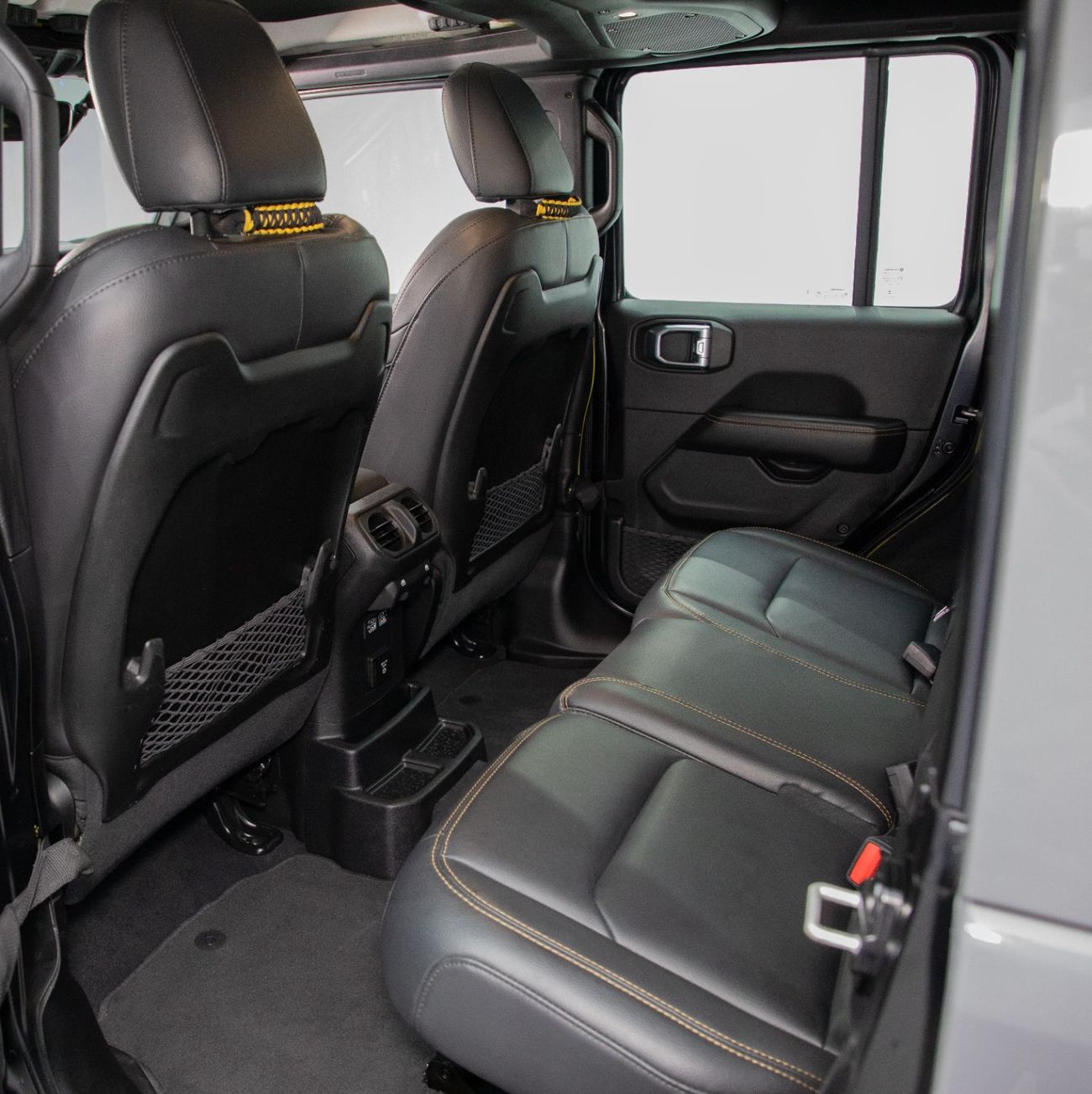 جيب رانجلر Unlimited Sahara 2.0L A/T