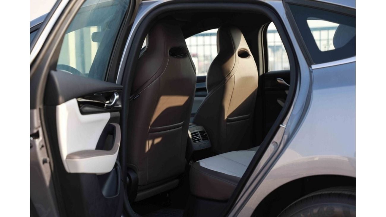 بي واي دي كين بلاس 2024 BYD Qin Plus DM-i Honor Lead 1.5 plug-in Hybrid - رمادي من الداخل بني | للتصدير فقط