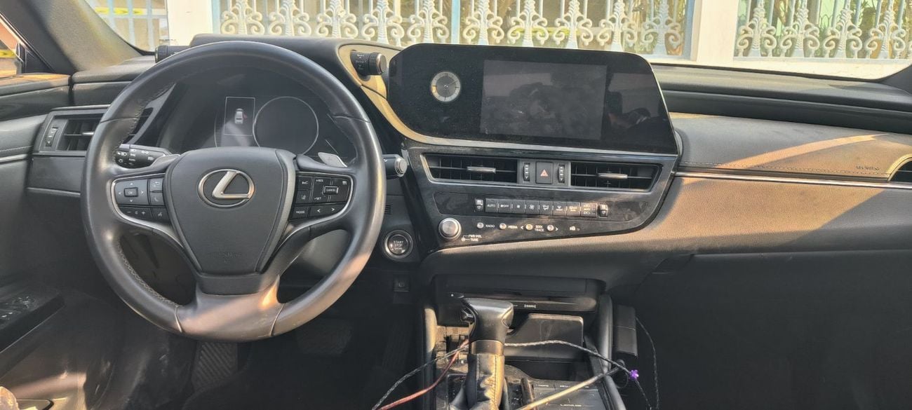 لكزس ES 350 F-Sport 3.5L