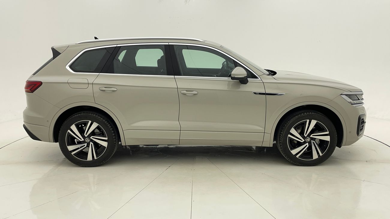 Volkswagen Touareg R LINE 3 | Zero Down Payment | Free Home Test Drive