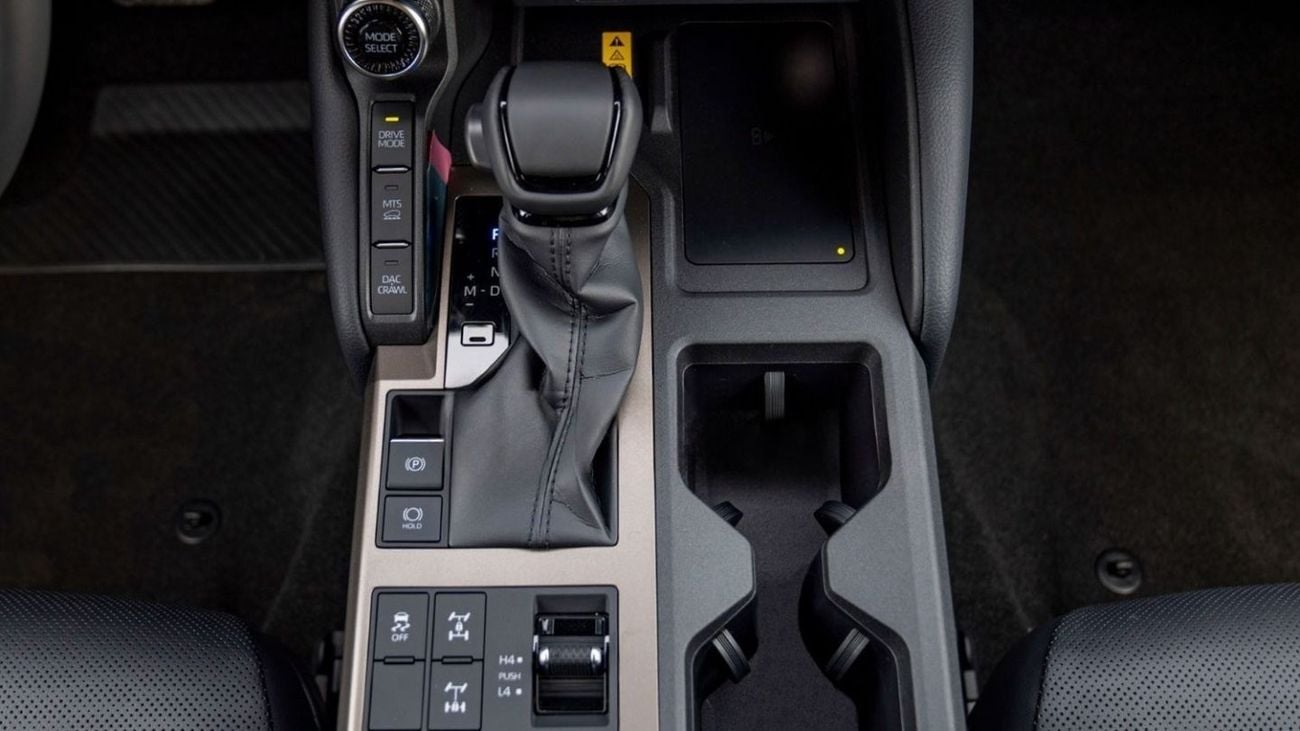 Toyota Prado TOYOTA PRADO 250 2.4P AT FIRST EDITION MY2024 – WHITE