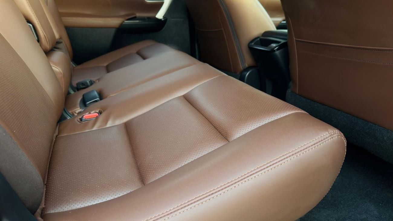 تويوتا فورتونر PREMIUM CONDITION | 2.8L DIESEL ENGINE | RHD |