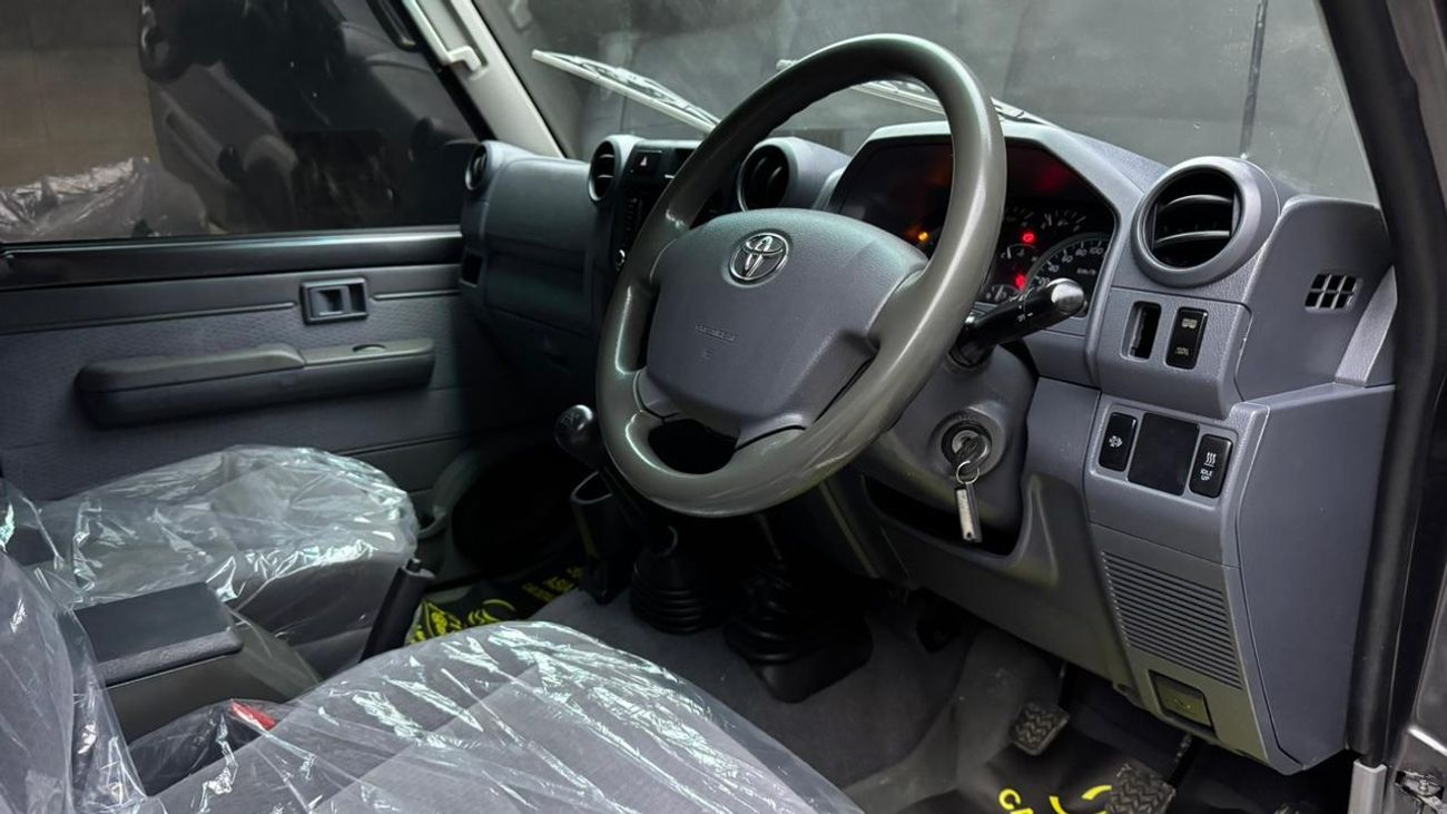 Toyota Land Cruiser Pick Up LAND CRUISER PICKUP ,MODEL YEAR 2017 ,DIESEL 4.5 LITER ,RIGHT HAND DRIVE