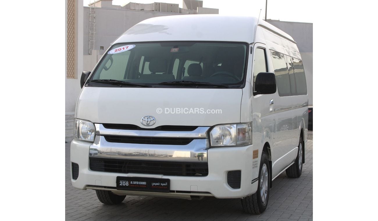 Toyota Hiace Commuter GLX High Roof Toyota haice 2017 white GCC excellent condition without accident