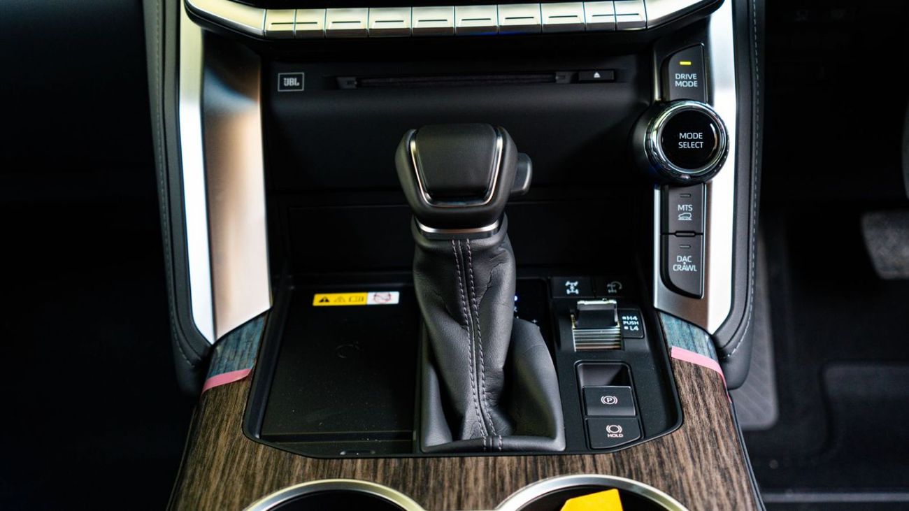 تويوتا لاند كروزر ECT0206 - RHD TLC300 VXR 3.3L Diesel Auto White w Black (Right Hand Drive)