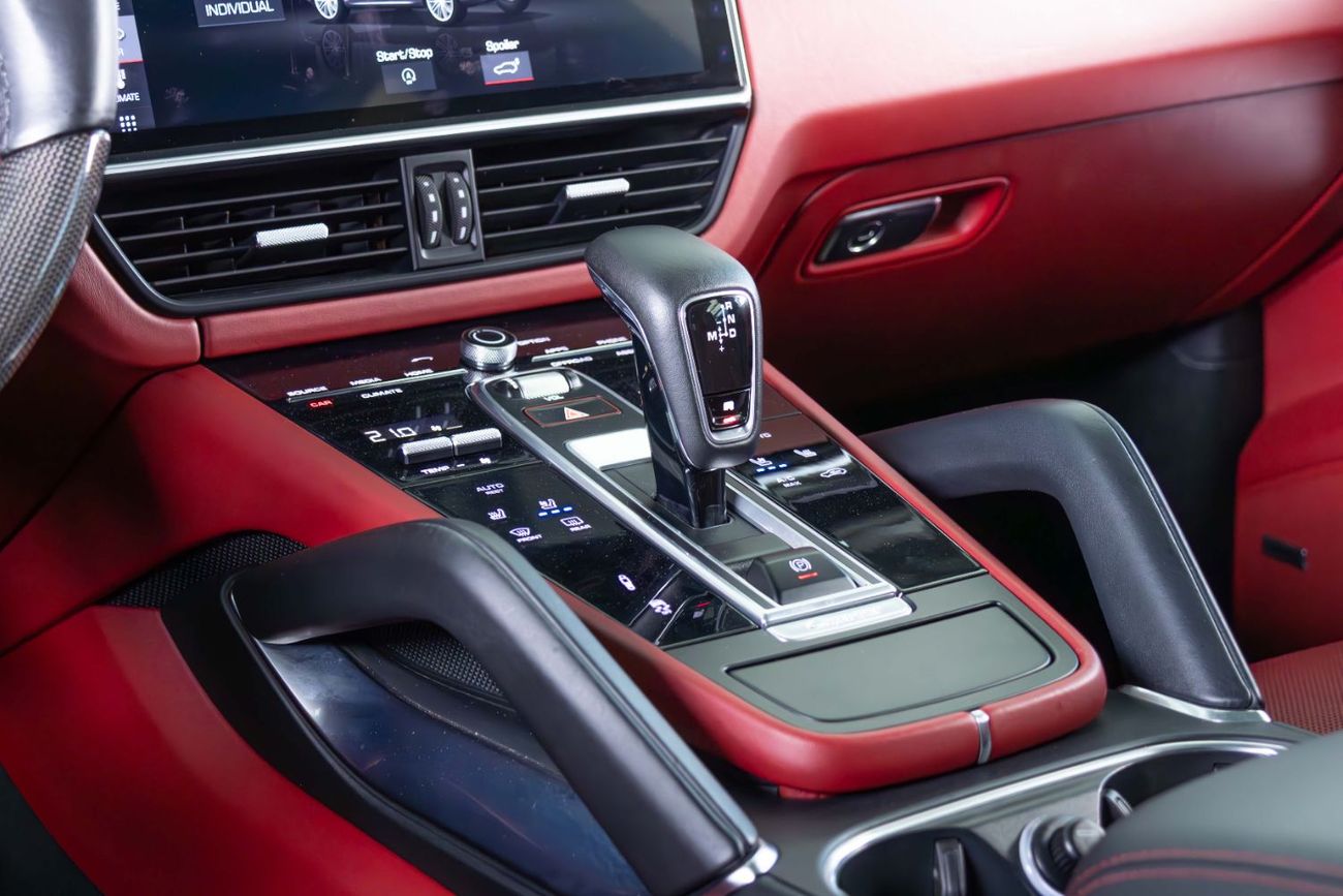 Porsche Cayenne Turbo 4.0L (550 HP) Special Order-Al Nabooda Warranty Until 10/2026-22 Inch Forged Rims