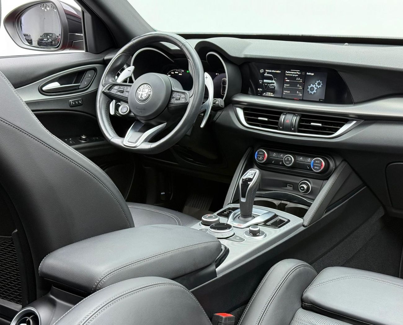 ألفا روميو ستيلفيو 2024 Alfa Romeo Stelvio Veloce, 2029 Agency Warranty And Service Contract, GCC