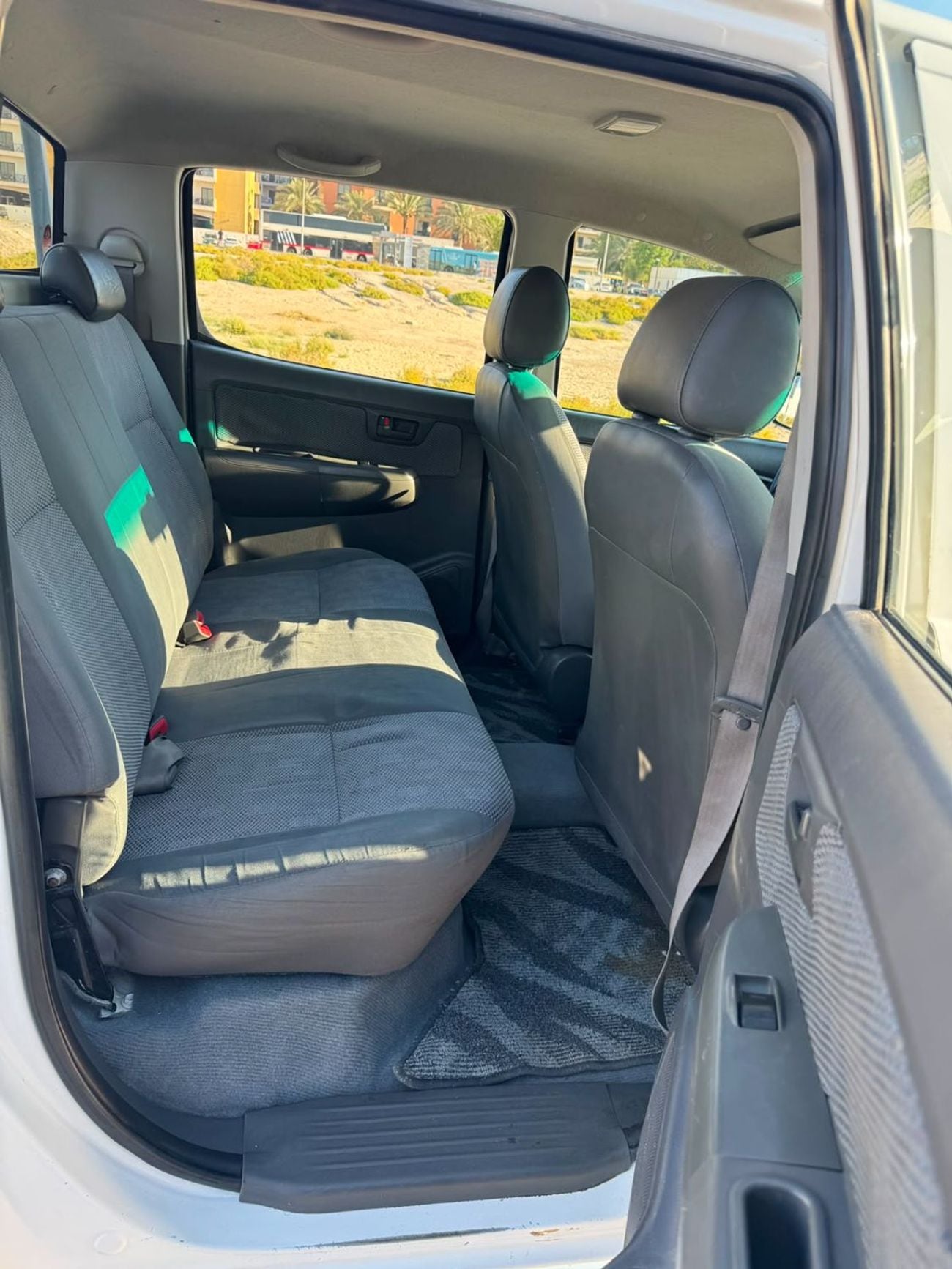 Toyota Hilux GLX Toyota Hilux 2015Model 2.7L petrol Engine v4 4x4 colour white Transmission Automatic Interior.gr