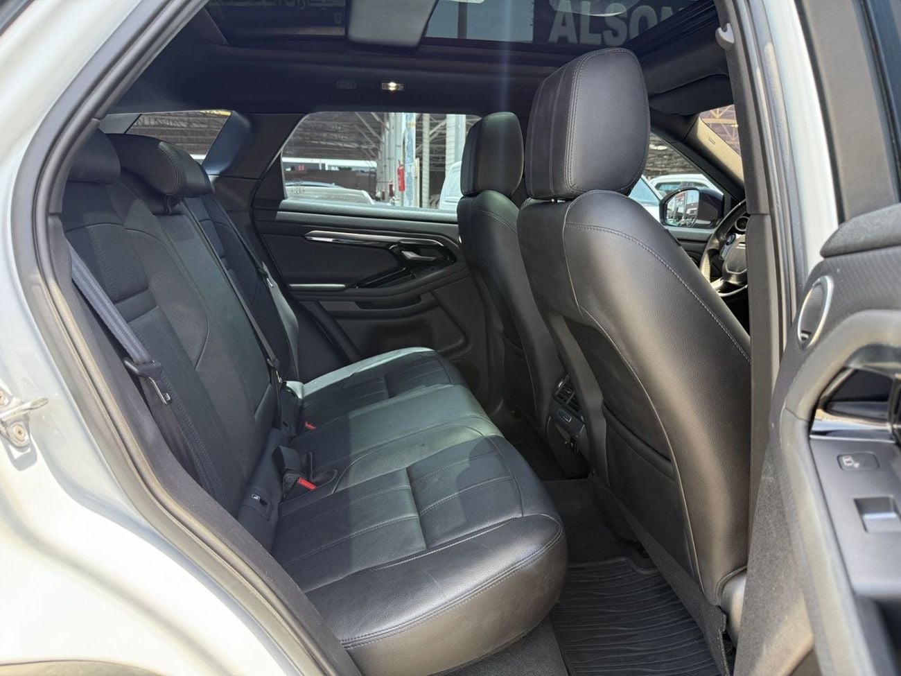 لاند روفر رانج روفر إيفوك P200 R-Dynamic S 2.0L