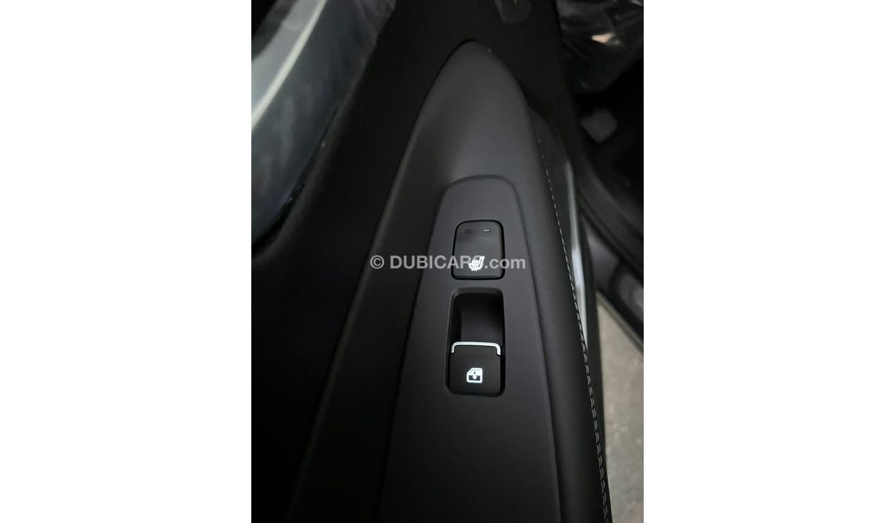 Hyundai Santa Fe 2.5 L 4x4 Panoramic roof  360 camera  Heated seat  Ventilation seat