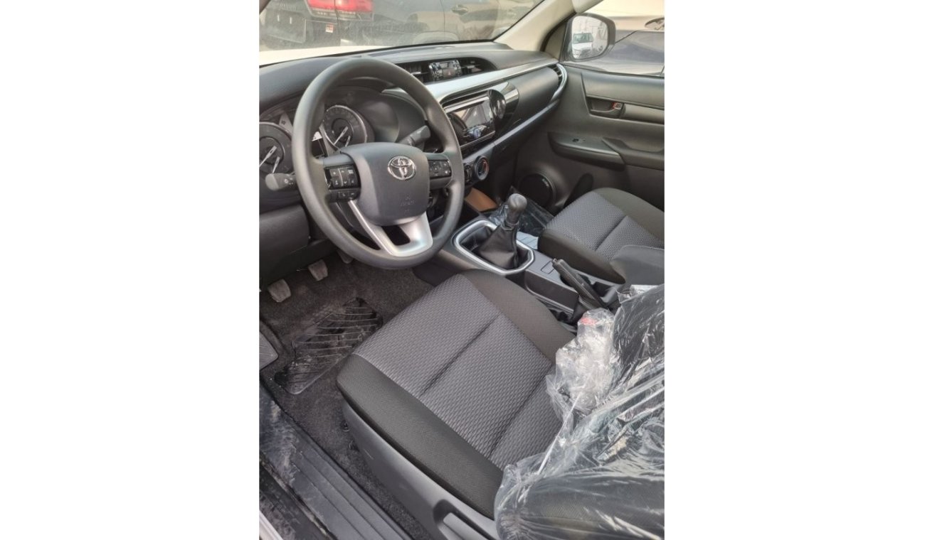 Toyota Hilux 2.4L Diesel M/T Double Cabin Pickup