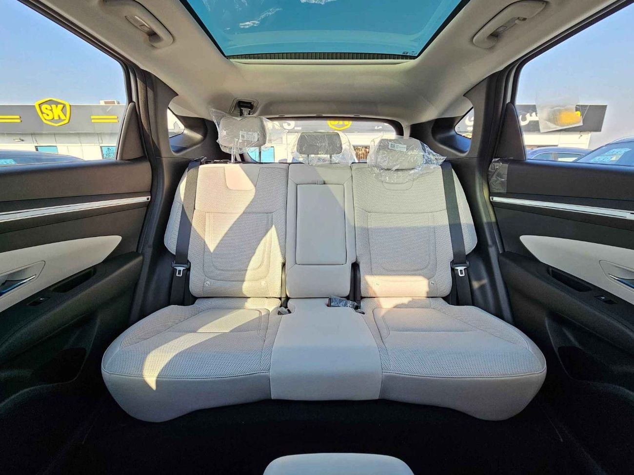 Hyundai Tucson 1.6L V4 PETROL / PUSH START / DVD CAMERA /  PANORAMIC ROOF / FULL OPTION  (CODE# TC16FO)