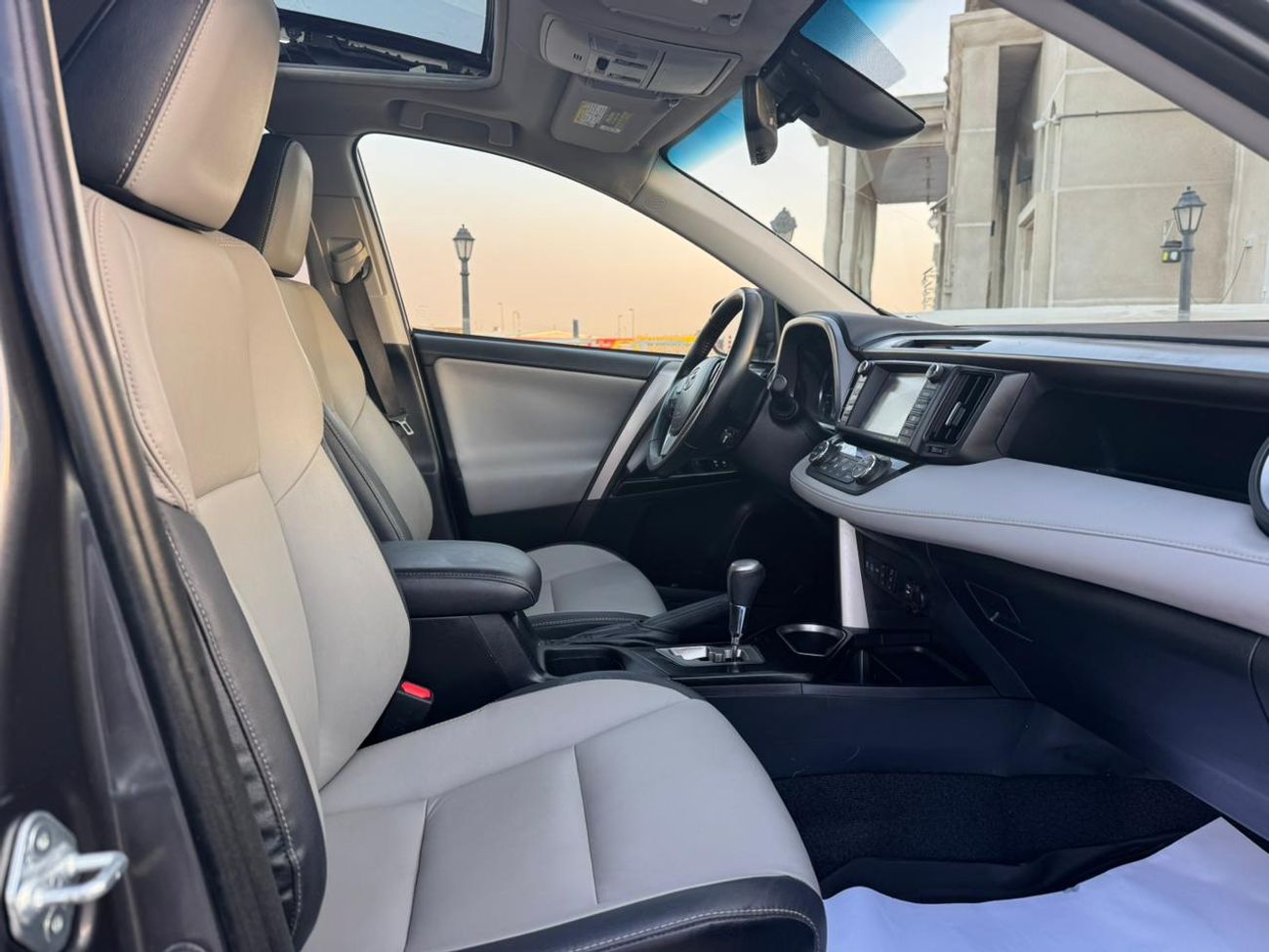 Toyota RAV4 Toyota Rav4 2017 hybrid limited