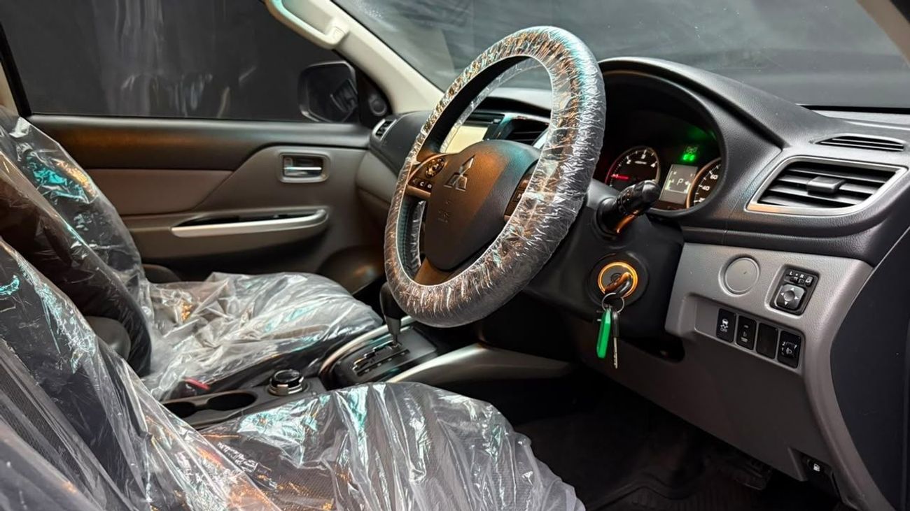 ميتسوبيشي تريتون DIESEL 4.0L RIGHT HAND DRIVE ONLY FOR EXPORT AVAILABLE