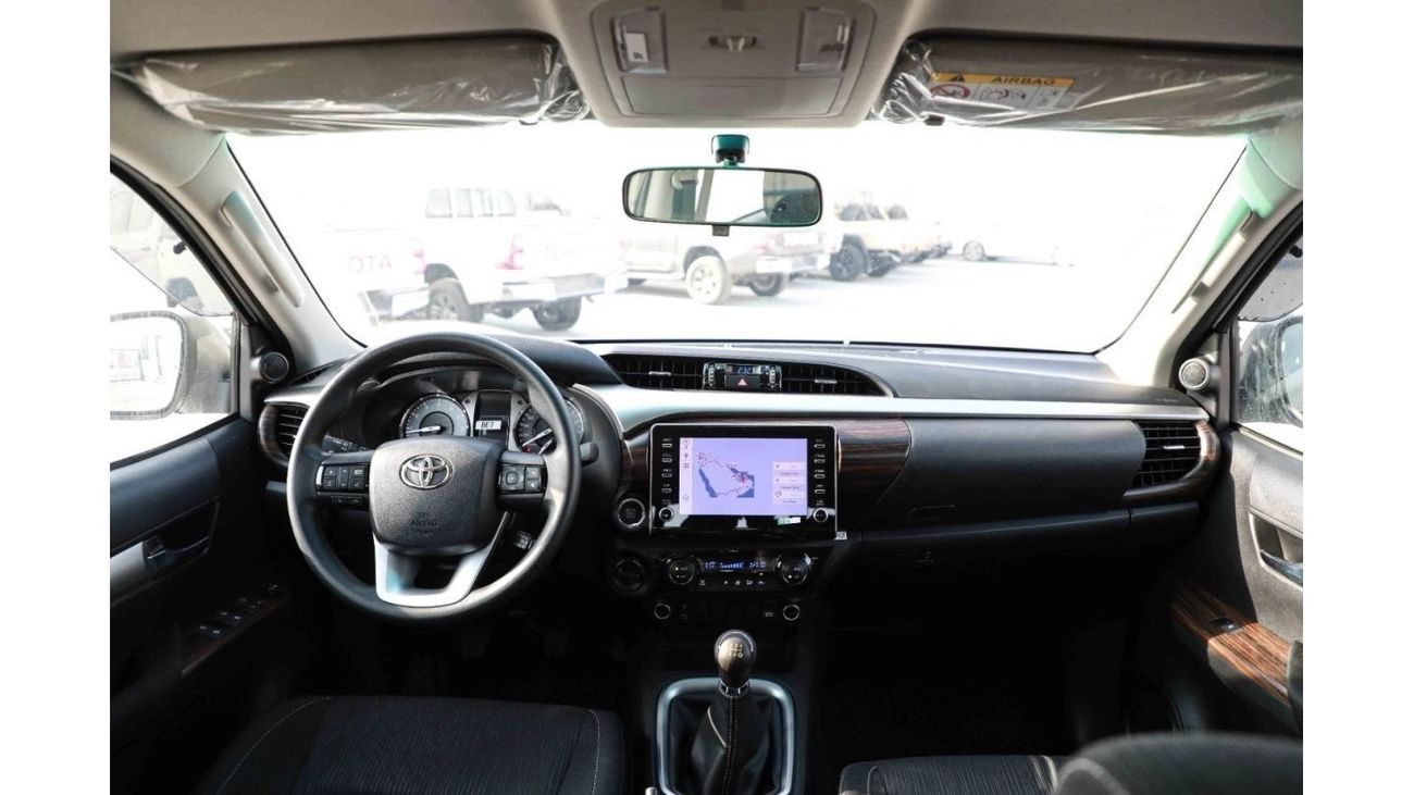 تويوتا هيلوكس تويوتا هيلوكس 2024 ذات الكابينة المزدوجة 2.7 HI - أبيض بلاتيني لؤلؤي من الداخل أسود | للتصدير فقط