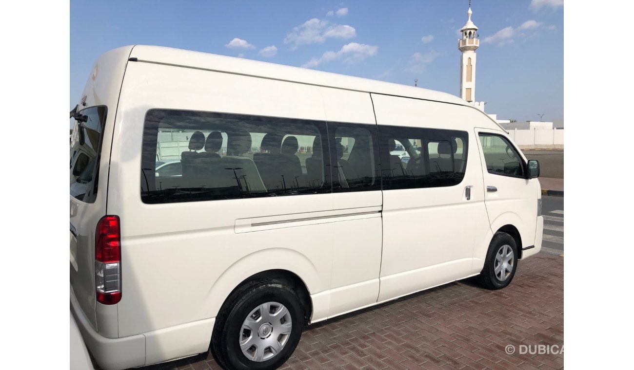 Toyota Hiace Commuter GLX High Roof Toyota Hiace Highroof Bus 13 seater,Diesel.