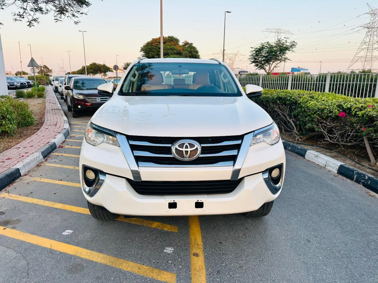 Toyota Fortuner EXR ,Fortner ,year 2019 ,fuel petrol engine capacity 2,7 Liter ,only for export available