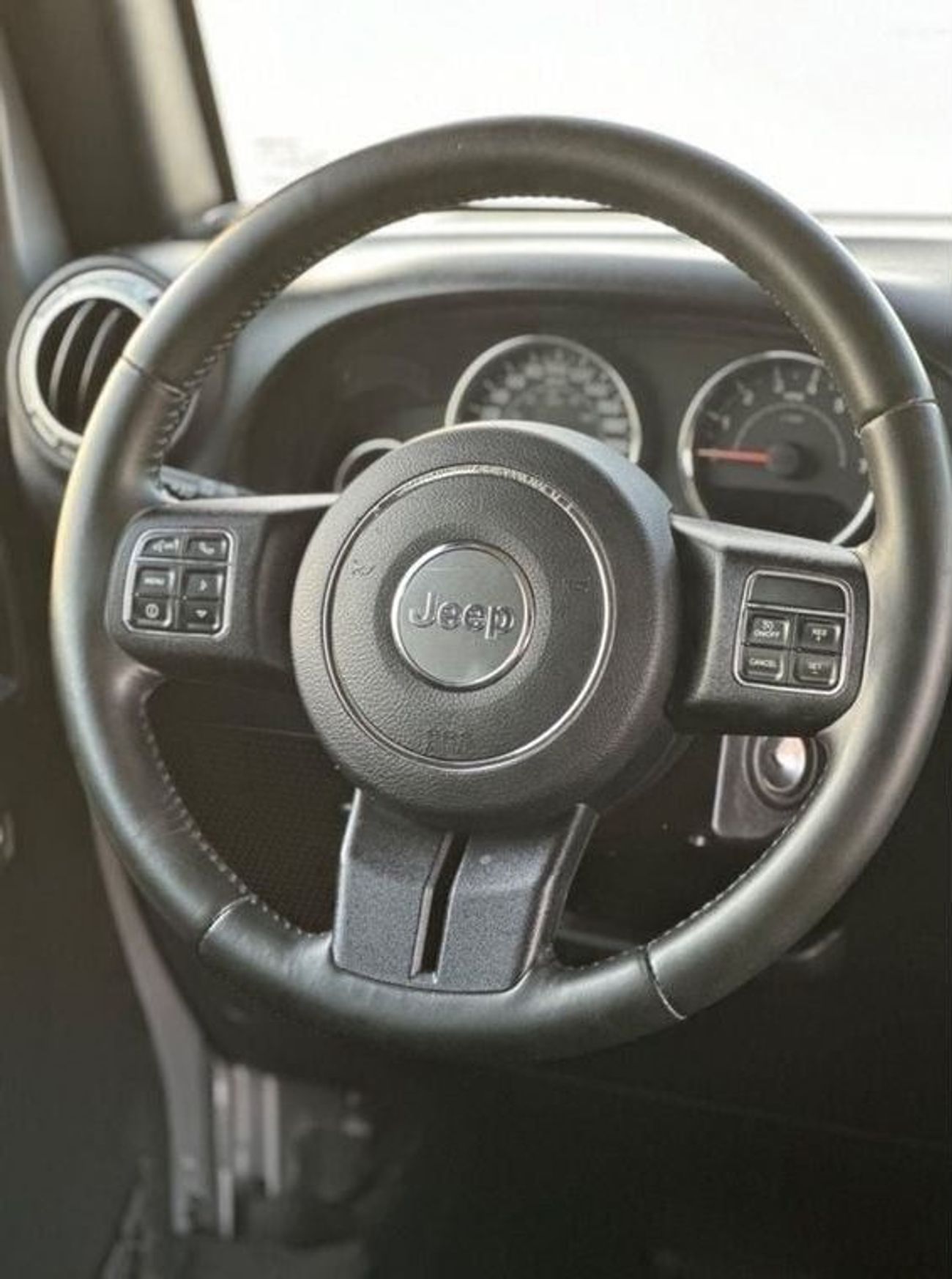 Jeep Wrangler Sahara 3.6L A/T