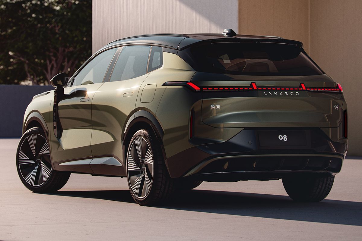 Lynk & Co 08 exterior - Rear left Angled