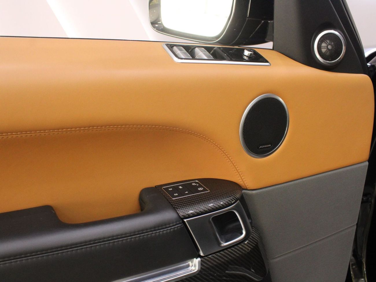 لاند روفر رينج روفر سبورت SVR Carbon Edition 5.0L