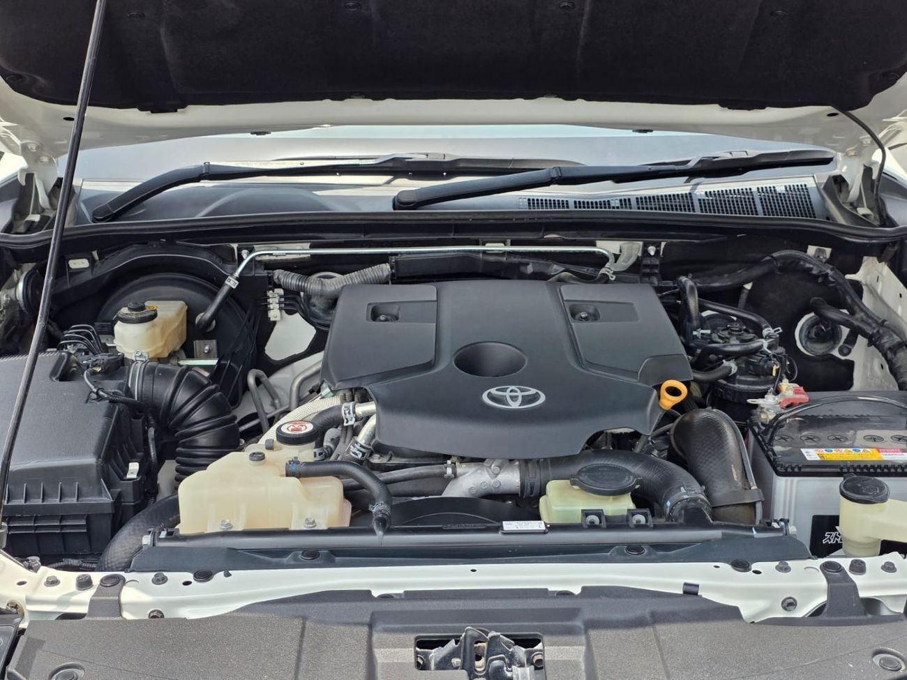 Toyota Fortuner diesel 2,8 liter right hand drive leather power seats with back camera