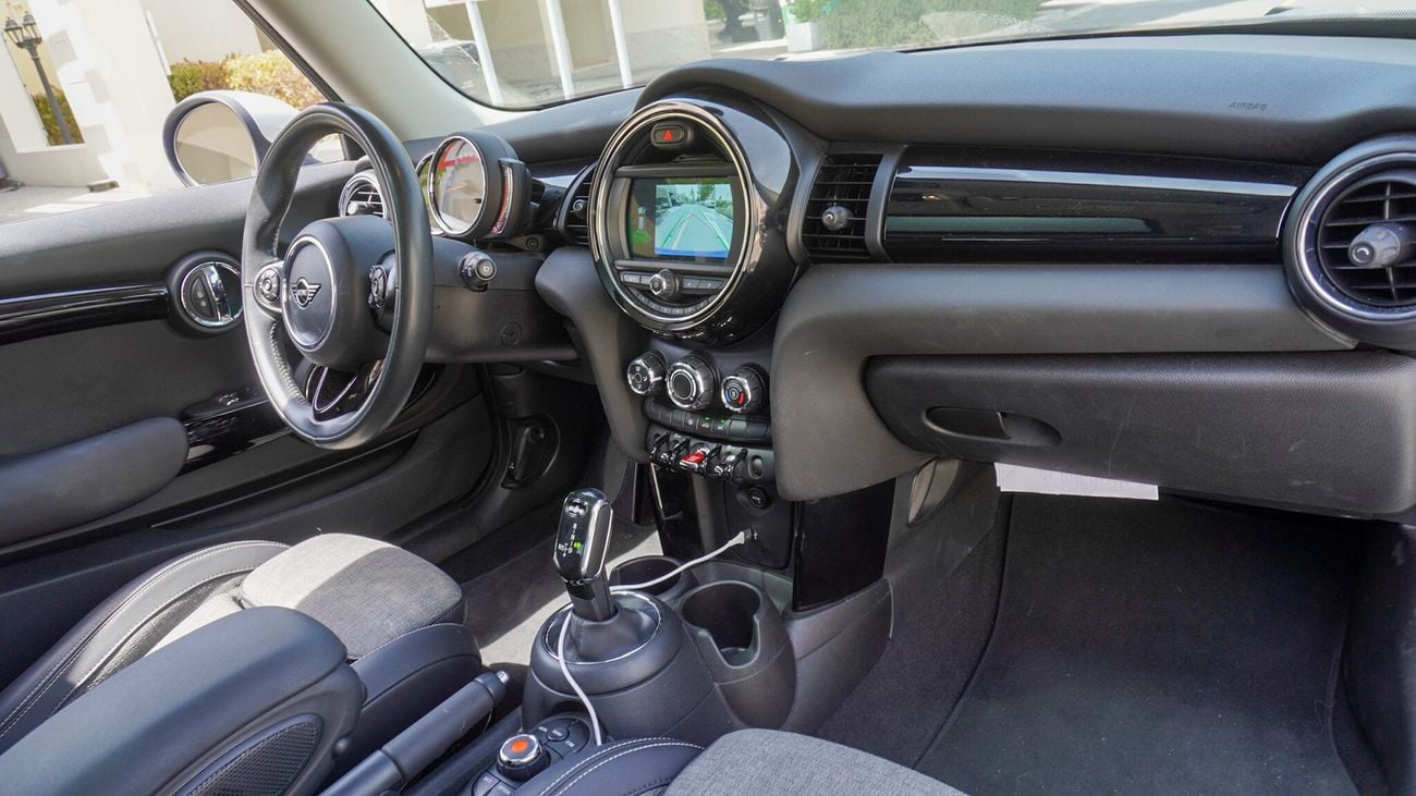 Mini Cooper Std 1.5L (4 Seater)