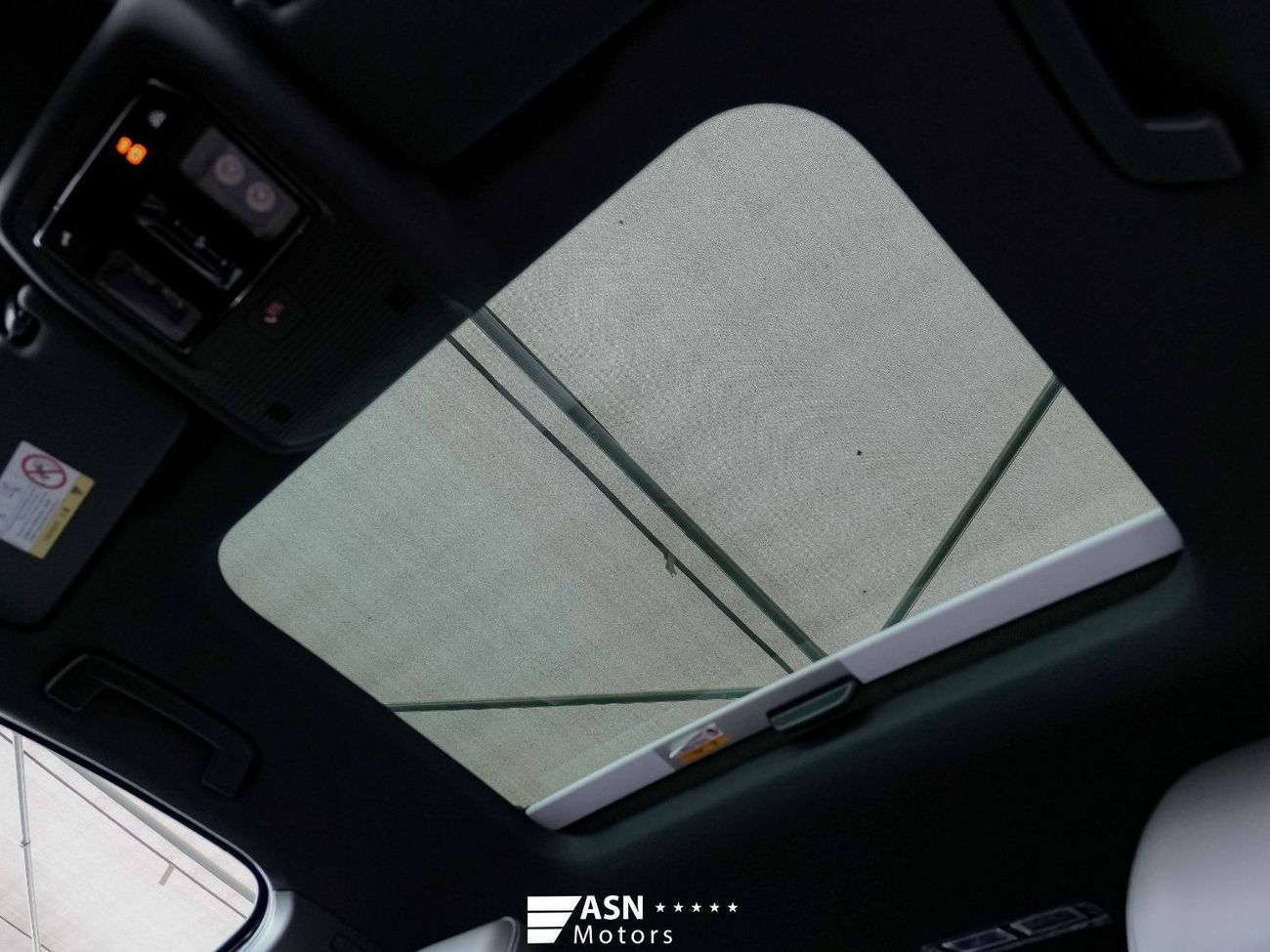 فولكس واجن جولف R-Line Black Package 1.5 Turbo 2025 (Harman Kardon + HUD)