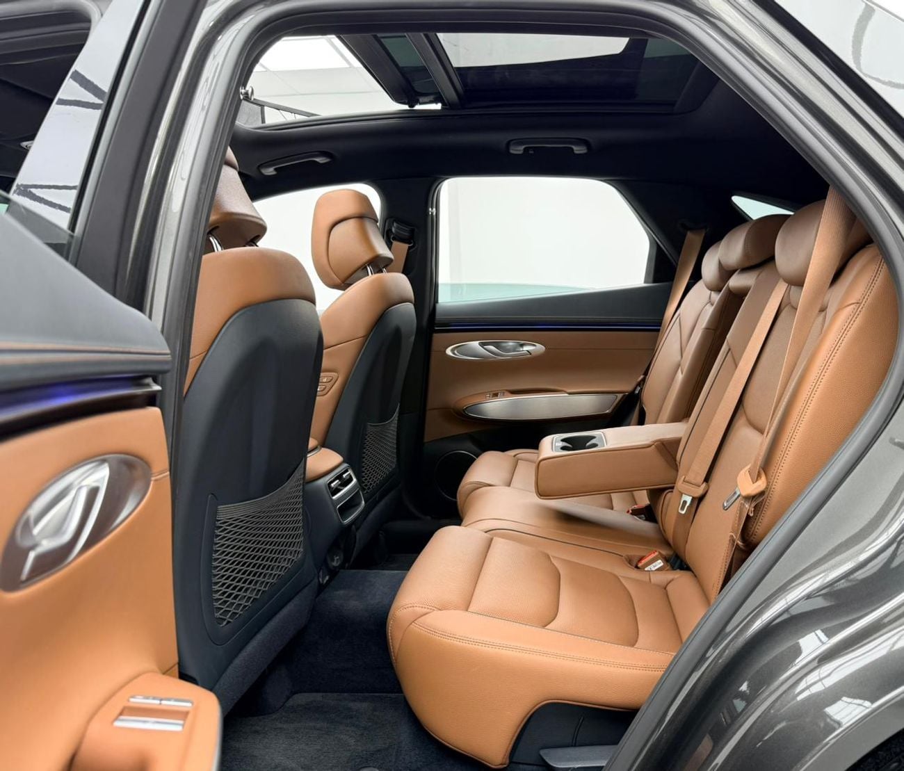 Genesis GV70 PREMIUM 2025 Genesis GV70 Prestige, 2030 Genesis Warranty + Service Pack, Full Genesis Service Histo