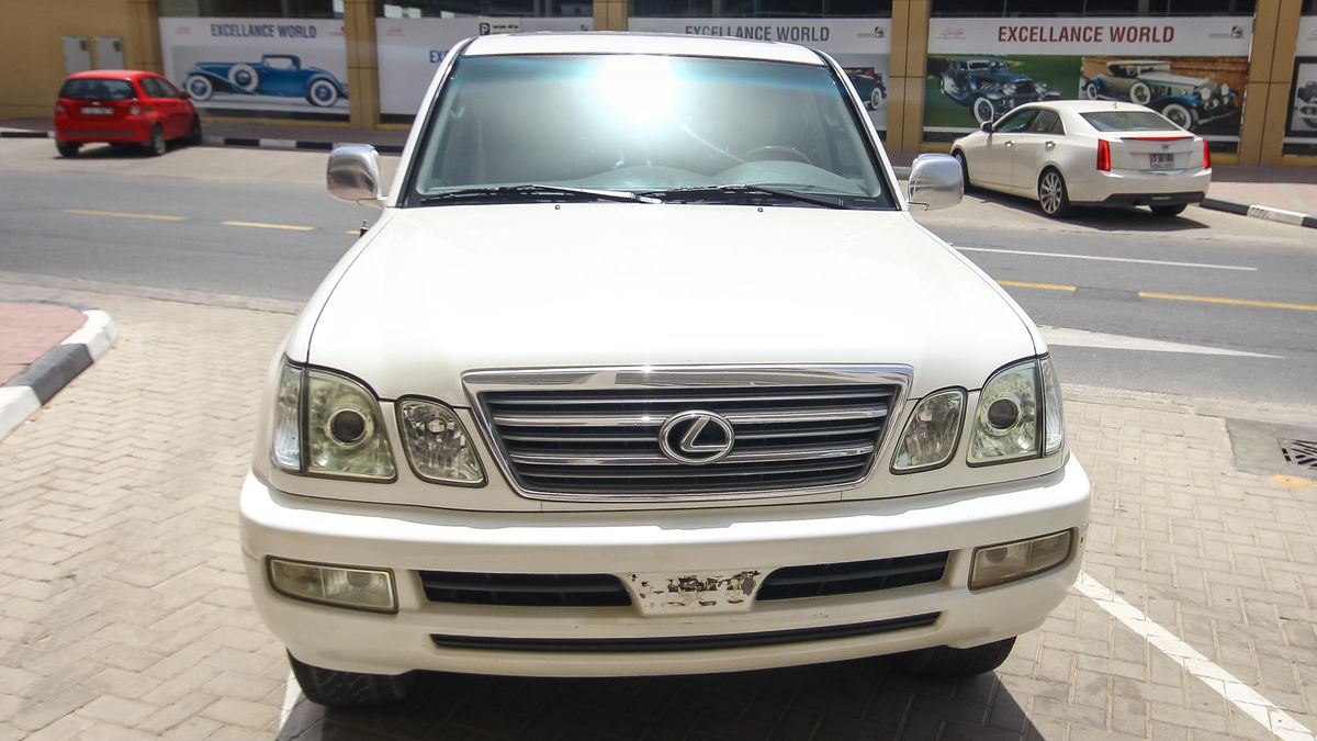 Лексус 470 белый