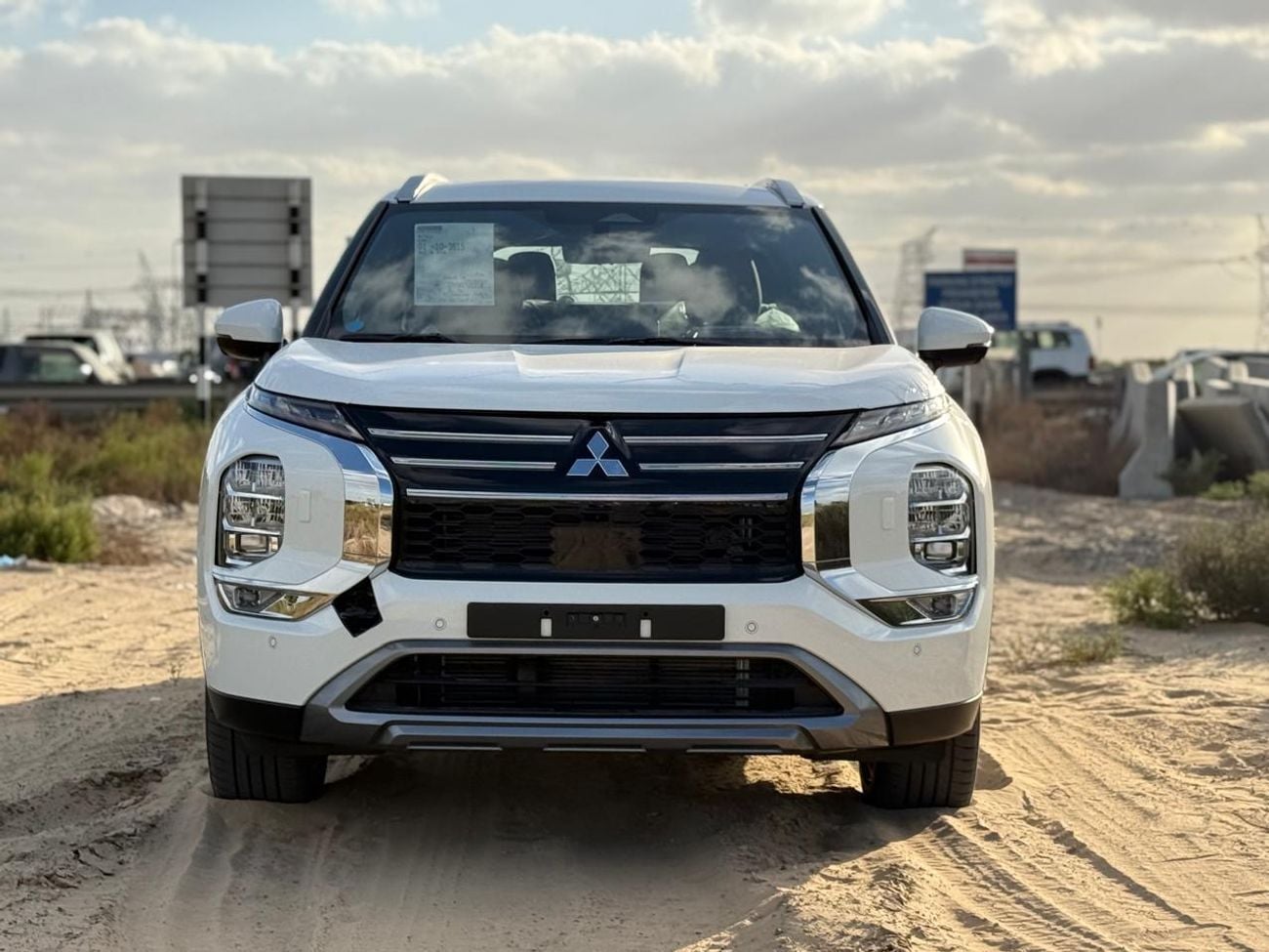 ميتسوبيشي آوتلاندر