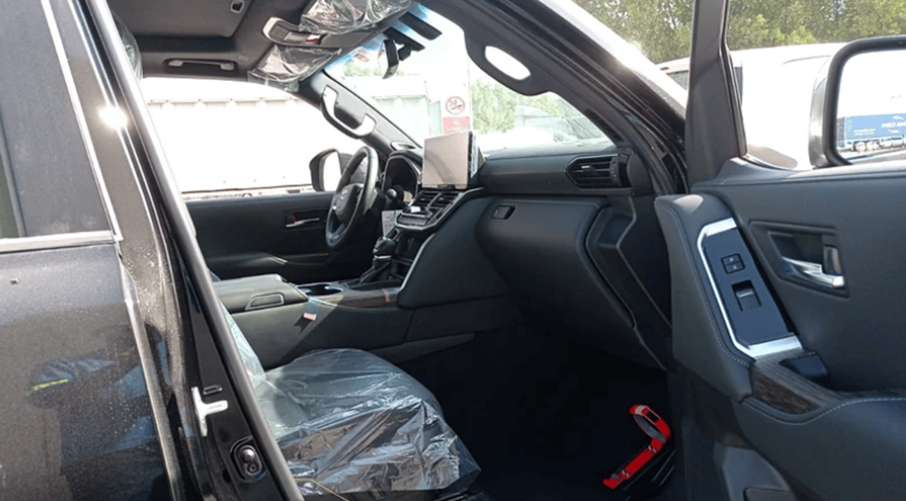 تويوتا لاند كروزر ECTWAL002 –2025 Toyota LC300 VXR - 3.3L Diesel Auto - Black with Black Interior
