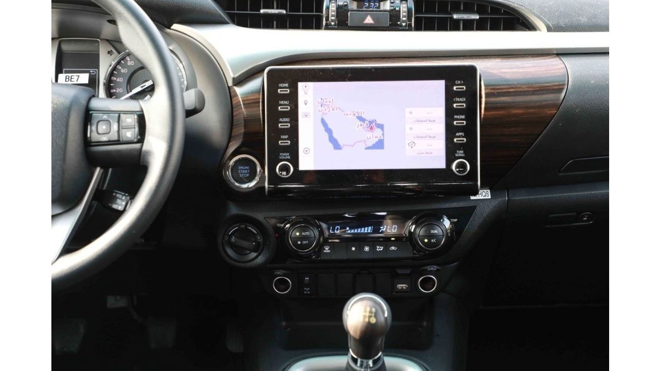 تويوتا هيلوكس تويوتا هيلوكس 2024 ذات الكابينة المزدوجة 2.7 HI - أبيض بلاتيني لؤلؤي من الداخل أسود | للتصدير فقط