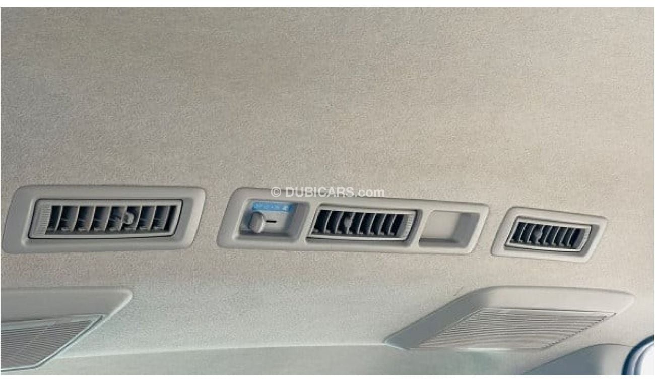 Toyota Hiace 2015  | AT | Diesel | 4WD | KDH206 | 3.0L | Silver | CLEAN VAN DX TYPE