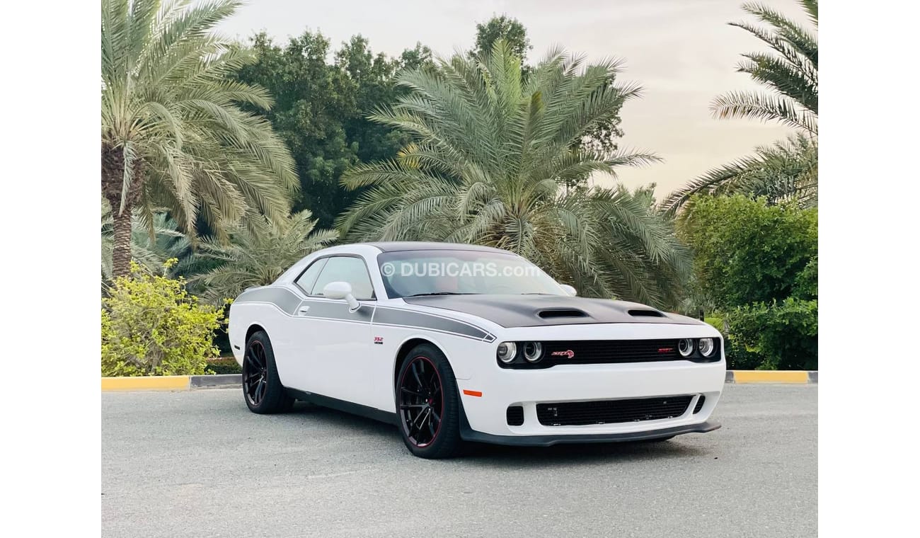 Dodge Challenger SRT8 DODGE CHALLENGER SRT MODEL 2017 VERY CLEAN CAR
