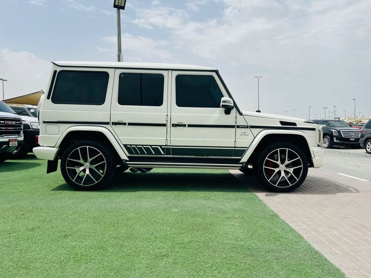 Mercedes Benz G63 AMG MERCEDES-BENZ G 63 AMG 2016 Std 5.5L/V8