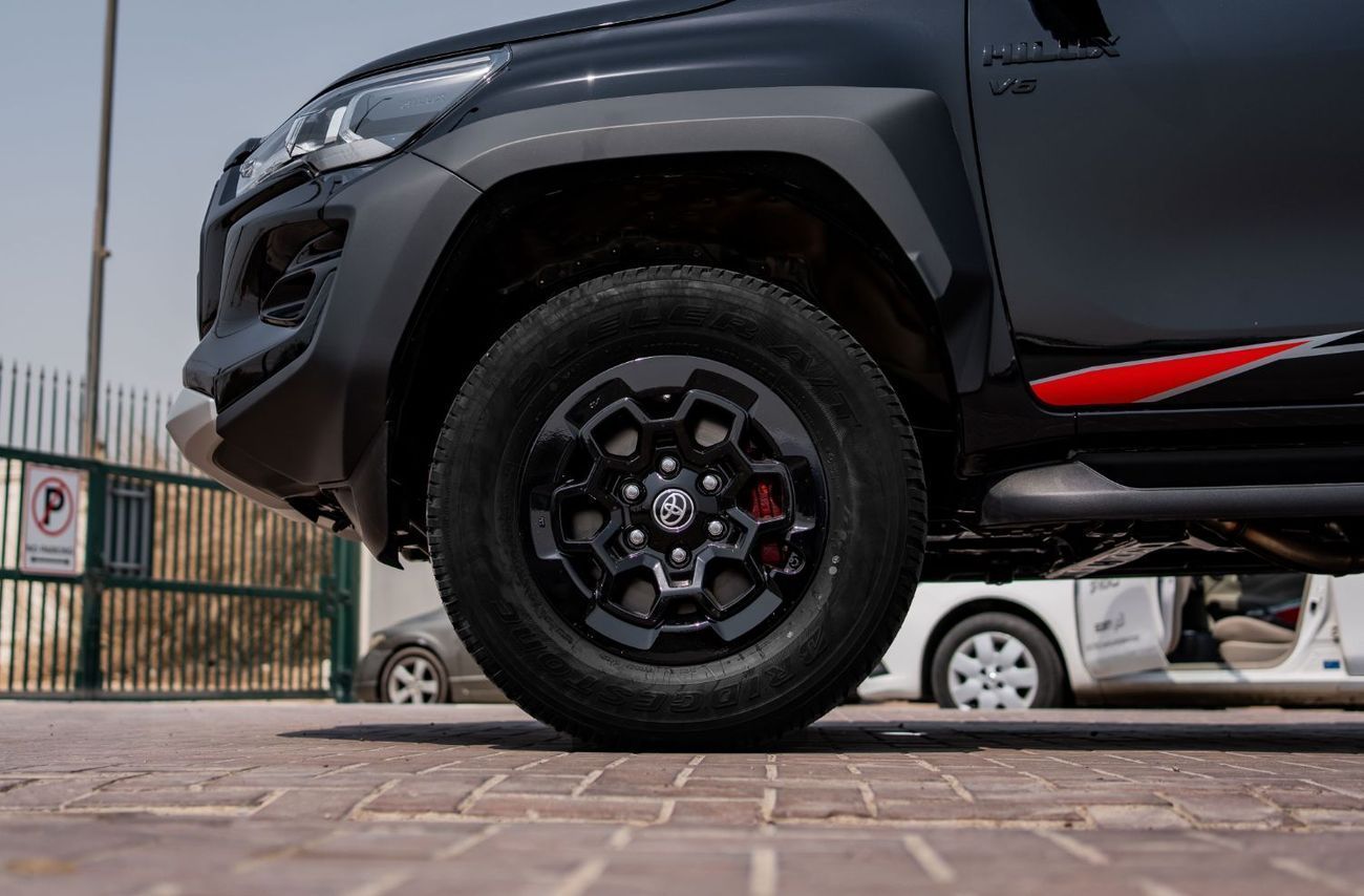 تويوتا هيلوكس 2026 Toyota Hilux GR-Sport 4.0L AT Petrol (Black)