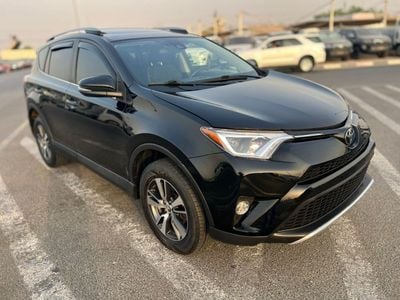 Toyota RAV4 2017 Toyota Rav4 XLE 2.5L V4 Mid Option - Sunroof - Rear Cam - Auto Trunk