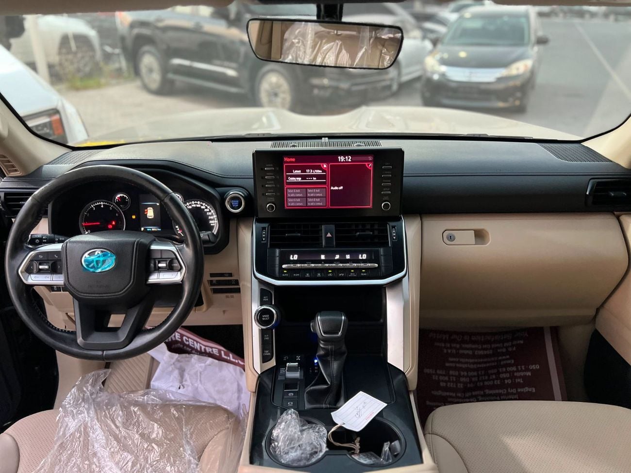 تويوتا لاند كروزر GXR 2022MODEL 4.0L v6 petrol Engine Colour Black push start Transmission Automatic Interior.Begie leathe