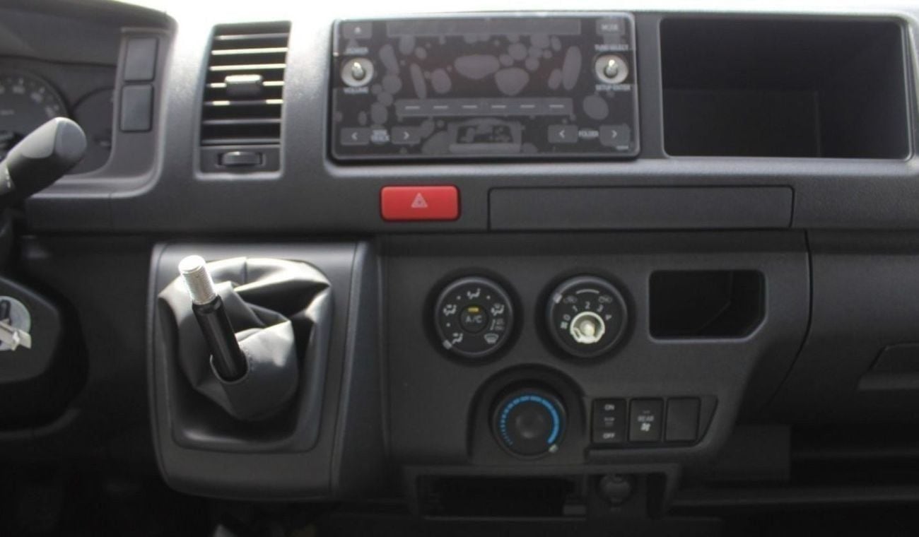 تويوتا هاياس DLS - STD ROOF HIACE 2.5L 15 SEATER AC H.ROOF