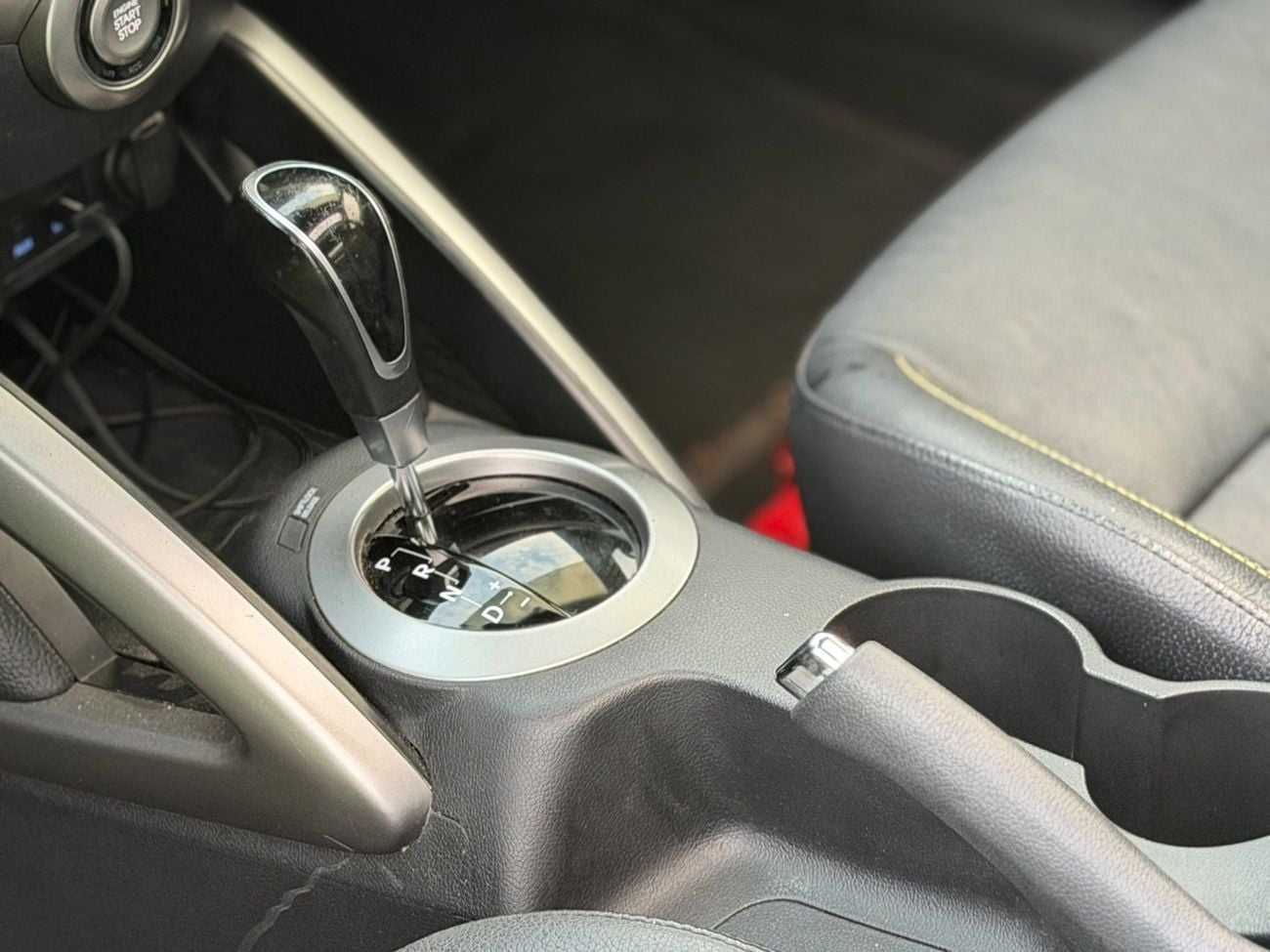 هيونداي فيلوستر Hyundai Veloster 1.6L / GCC / 2016 / Free Accident Original Paint