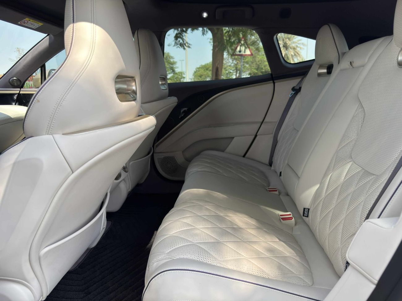 أفاتر 11 Premium AWD