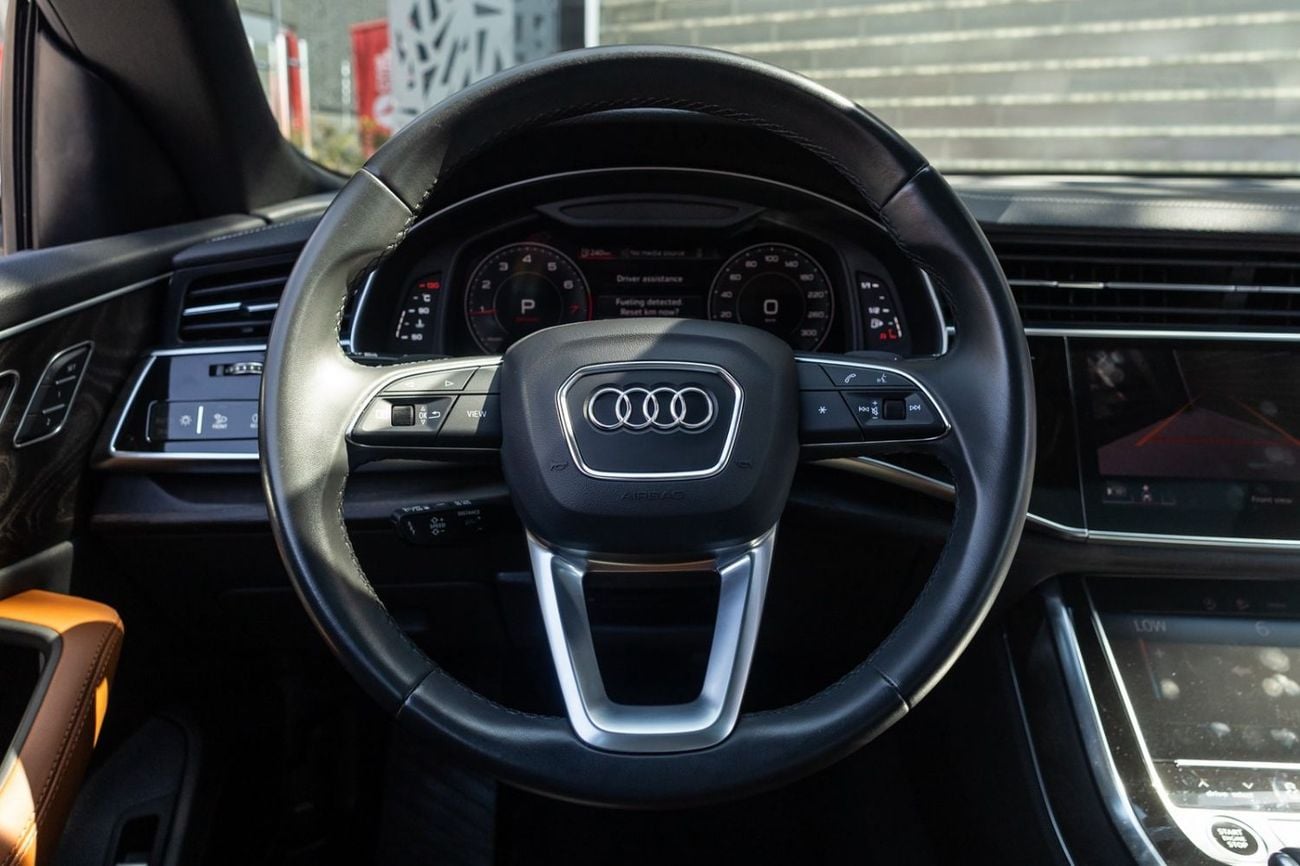 Audi Q8 55 TFSI S-LINE LUXURY Audi Q8 55TFSI Quattro S-Line 2023 GCC | Agency Warranty | Service Contract