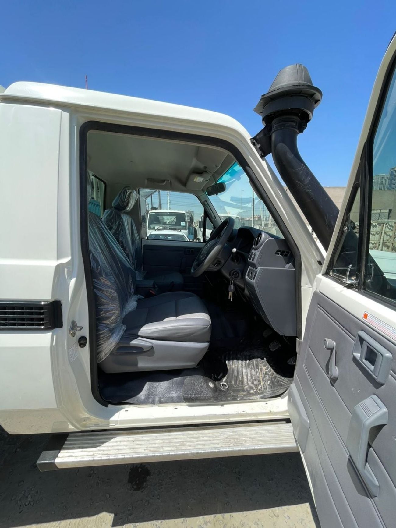 تويوتا لاند كروزر بيك آب LAND CRUISER PICKUP ,MODEL YEAR 2022 ,DIESEL 4.5 LITER ,RIGHT HAND DRIVE
